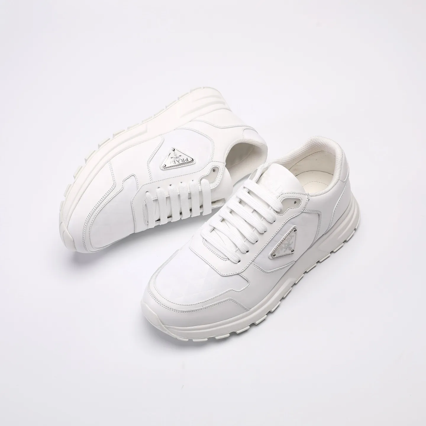 Batch 580 [PRADA] Men's shoes are popular in the counter, official website synchronization, high-quality shipments. Fabric: original cowhide with snakeskin. Lining: cowhide feet + cowhide lining. Outsole: original TPU + foam. Size: 38-46